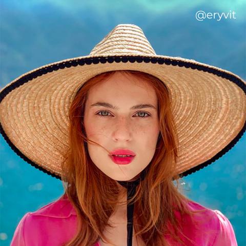 Sombrero-big-and-lady-women-straw-hats-Montegallo