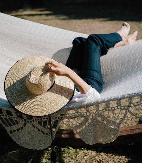 Sombrero-big-and-lady-straw-hats-Montegallo