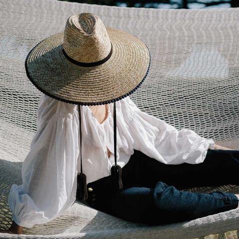 Sombrero-big-and-lady-straw-summer-hats-Montegallo